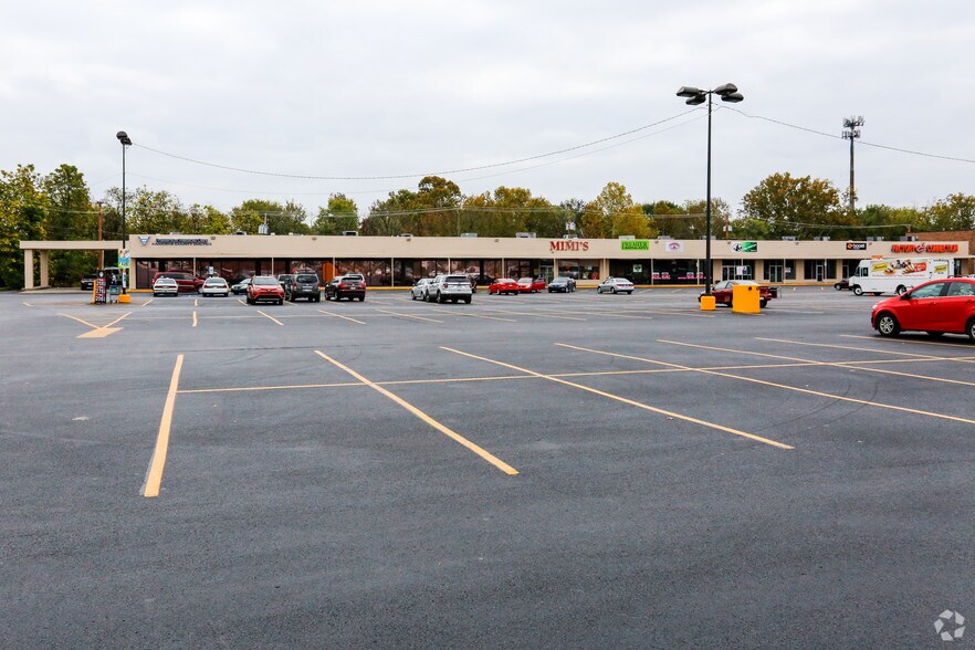 981 Dunbar Village Plz, Dunbar, WV for lease - Building Photo - Image 2 of 11