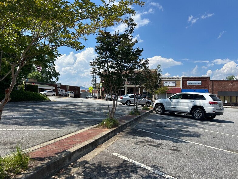 15 Courthouse Sq, Cleveland, GA à vendre - Photo du bâtiment - Image 2 de 15