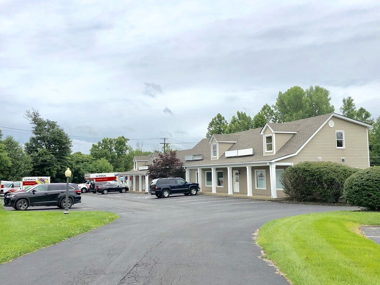 606 Crystal Pl, La Grange, KY à louer - Photo du bâtiment - Image 3 de 9
