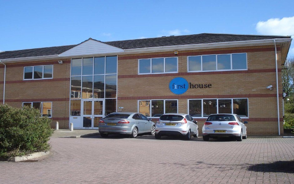 Minerva Business Park, Peterborough à louer - Photo du bâtiment - Image 3 de 4