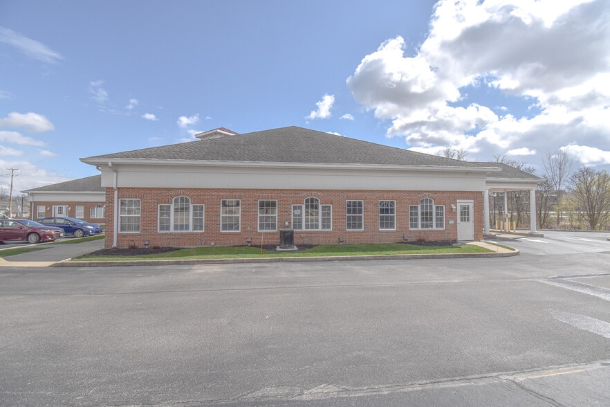 3848 Medina Rd, Medina, OH à louer - Photo du bâtiment - Image 2 de 7