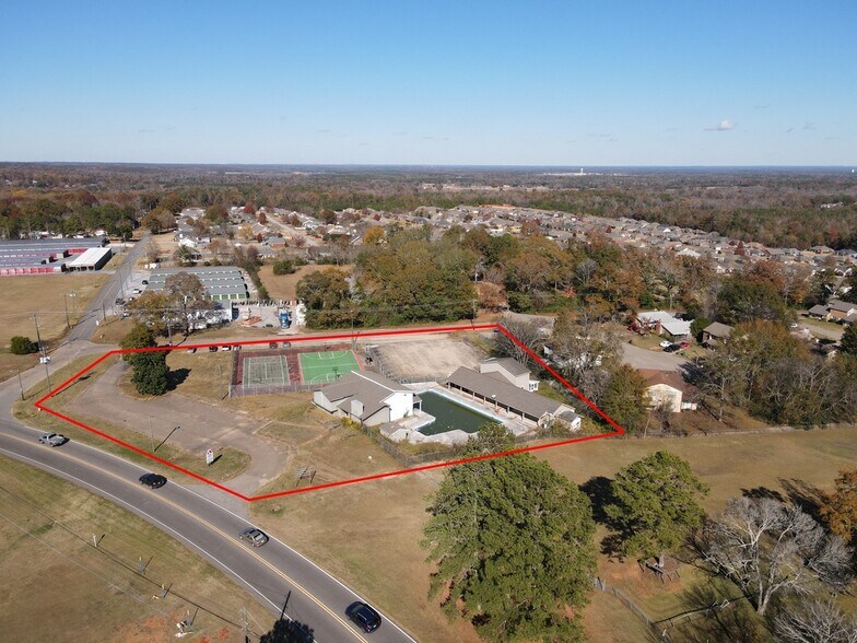 540 Deatsville Hwy, Millbrook, AL à vendre - Photo du bâtiment - Image 1 de 2