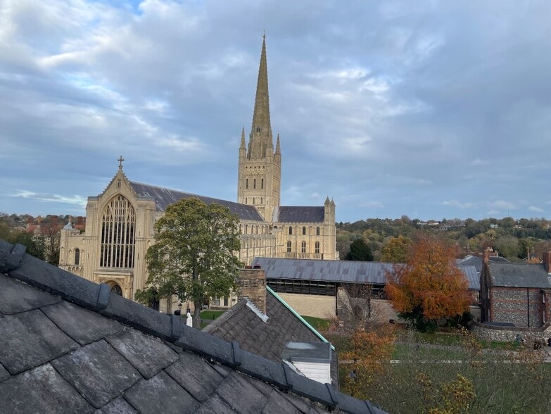 22 Tombland, Norwich à vendre - Photo du bâtiment - Image 2 de 14