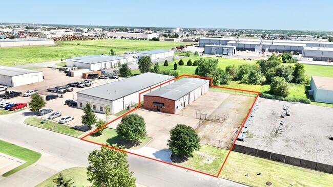 Plus de détails pour 5116 NW 3rd St, Oklahoma City, OK - Industriel à louer