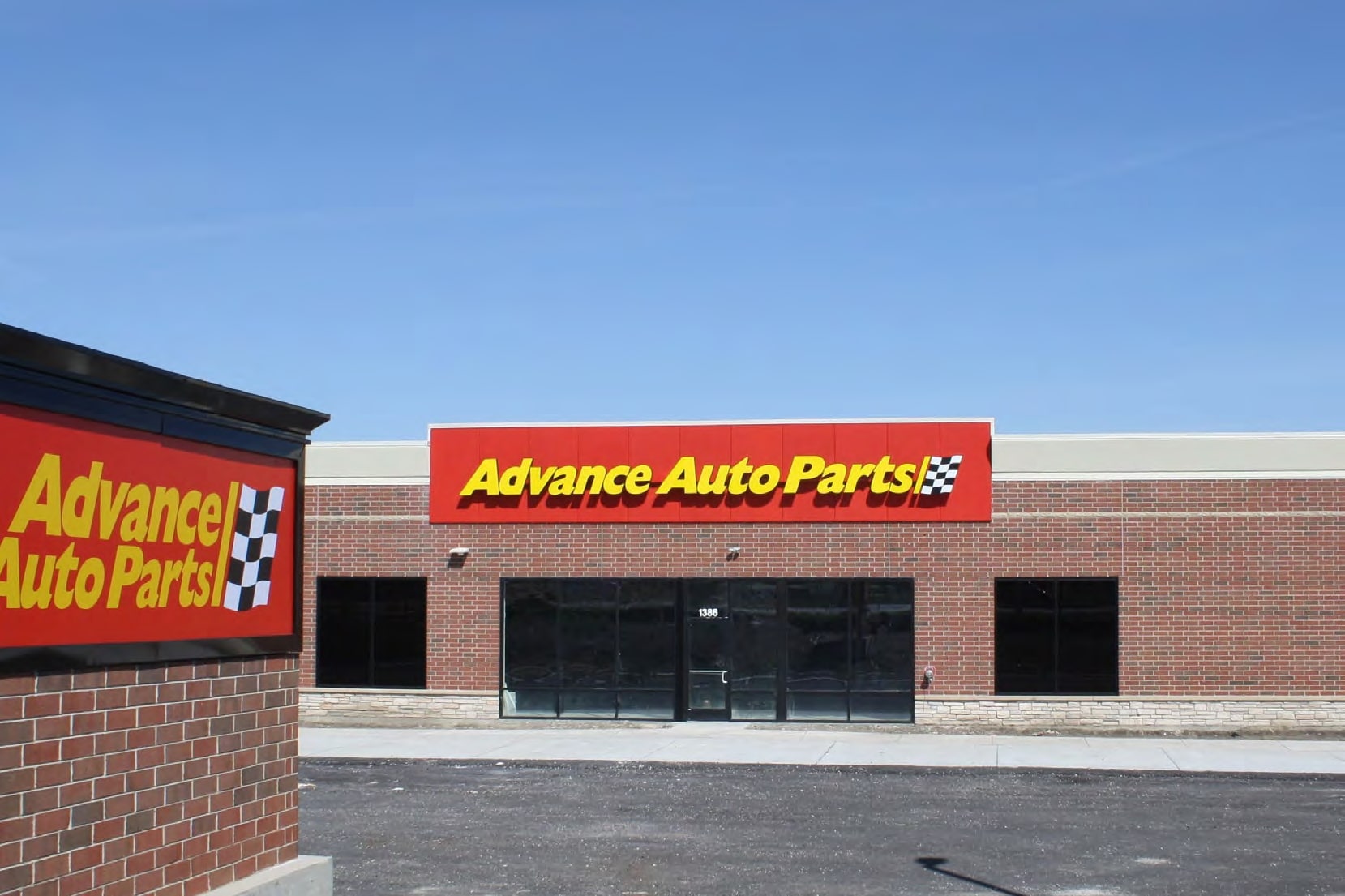 1386 Butterfield Rd, Aurora, IL for lease Primary Photo- Image 1 of 11