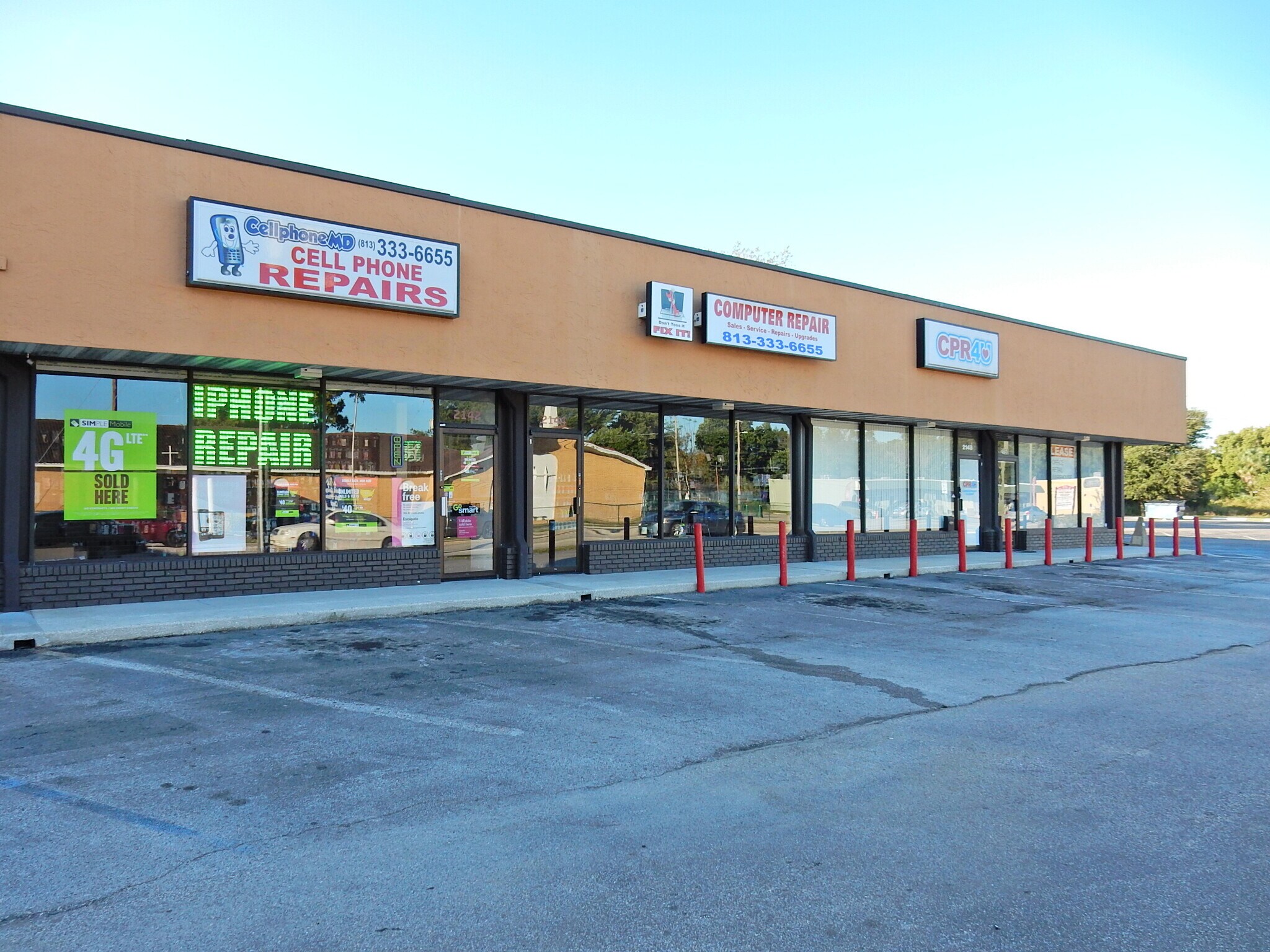 2138-2150 W Busch Blvd, Tampa, FL à louer Photo du bâtiment- Image 1 de 8