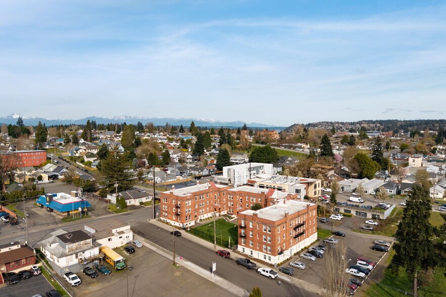 834 7th St, Bremerton, WA à vendre - Photo du bâtiment - Image 2 de 9