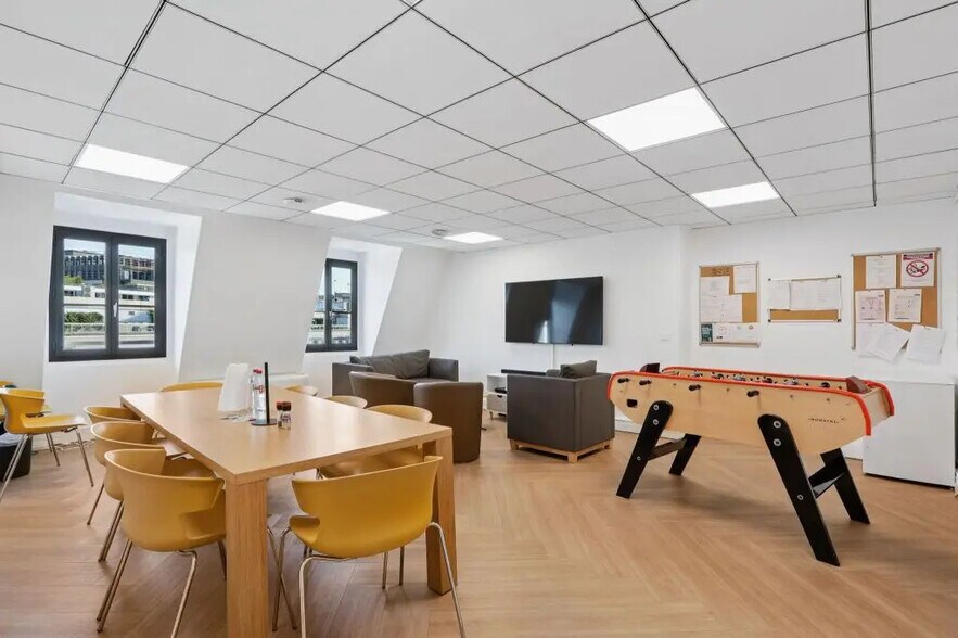 160 Boulevard Haussmann, Paris à louer - Photo du bâtiment - Image 3 de 10