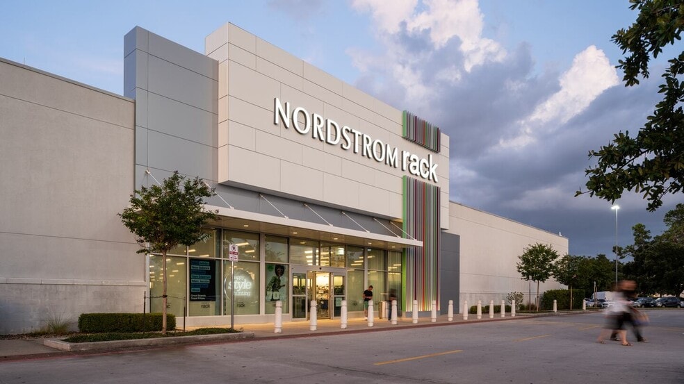2000 Willowbrook Mall, Houston, TX for lease - Building Photo - Image 3 of 7