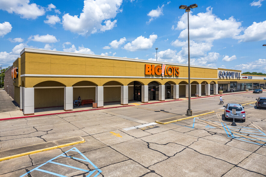 Shreve City Shopping Center - Parking Garage