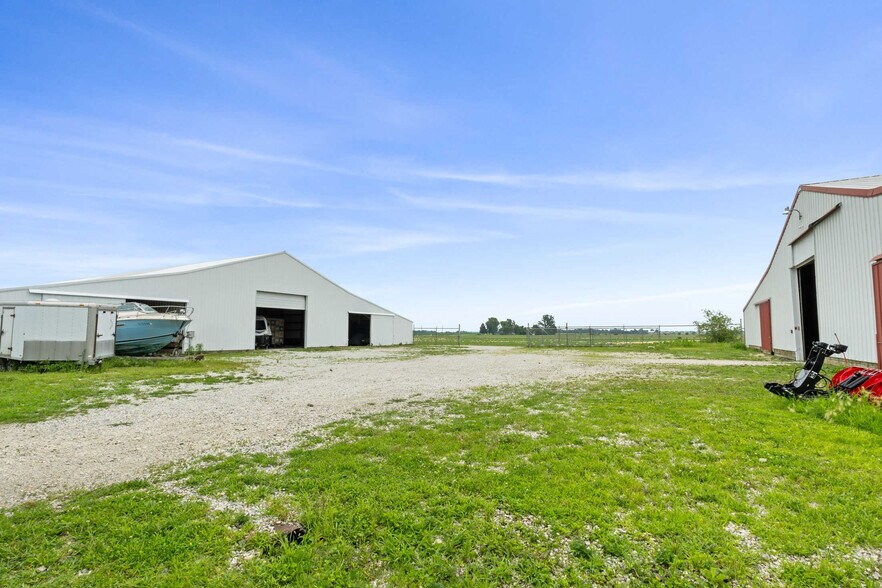 15325 W Baker Rd, Manhattan, IL à vendre - Photo du bâtiment - Image 2 de 10