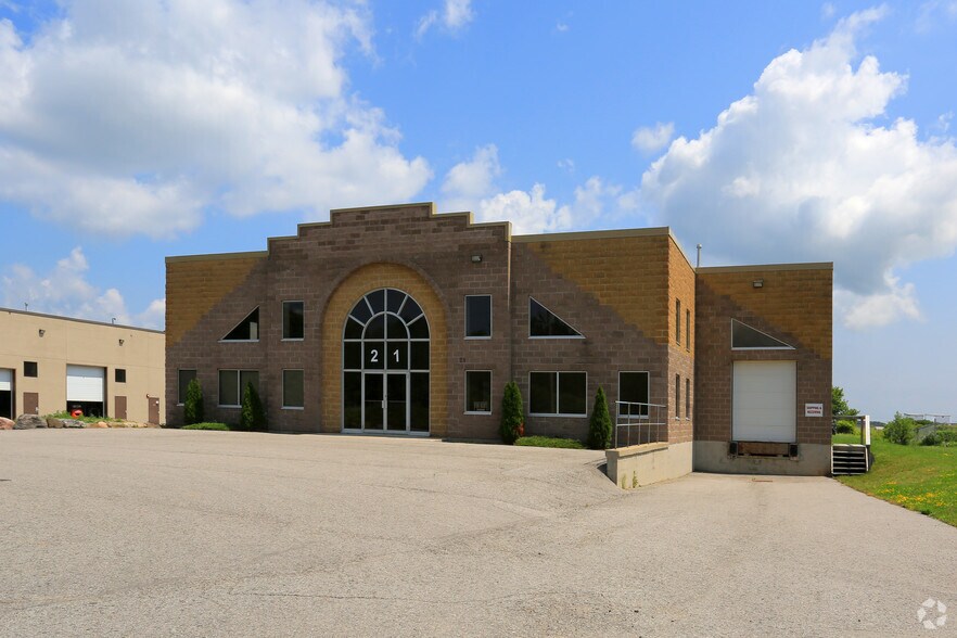 21 Hooper Rd, Barrie, ON à vendre - Photo principale - Image 1 de 3