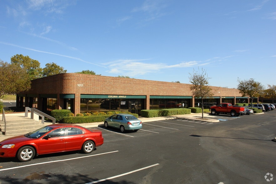 1019 N Parkway, San Antonio, TX 78232 Pky, San Antonio, TX for lease - Primary Photo - Image 1 of 5