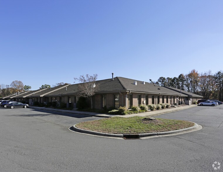 411-511 N Wendover Rd, Charlotte, NC à vendre - Photo du bâtiment - Image 2 de 25