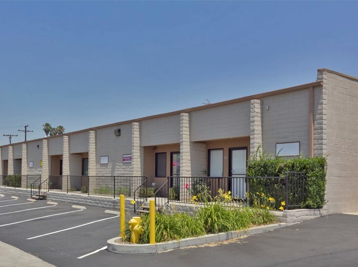 455 W La Cadena Dr, Riverside, CA à louer - Photo du bâtiment - Image 3 de 7