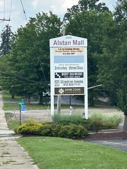 2526 Monroeville Blvd, Monroeville, PA à louer - Photo du bâtiment - Image 3 de 46