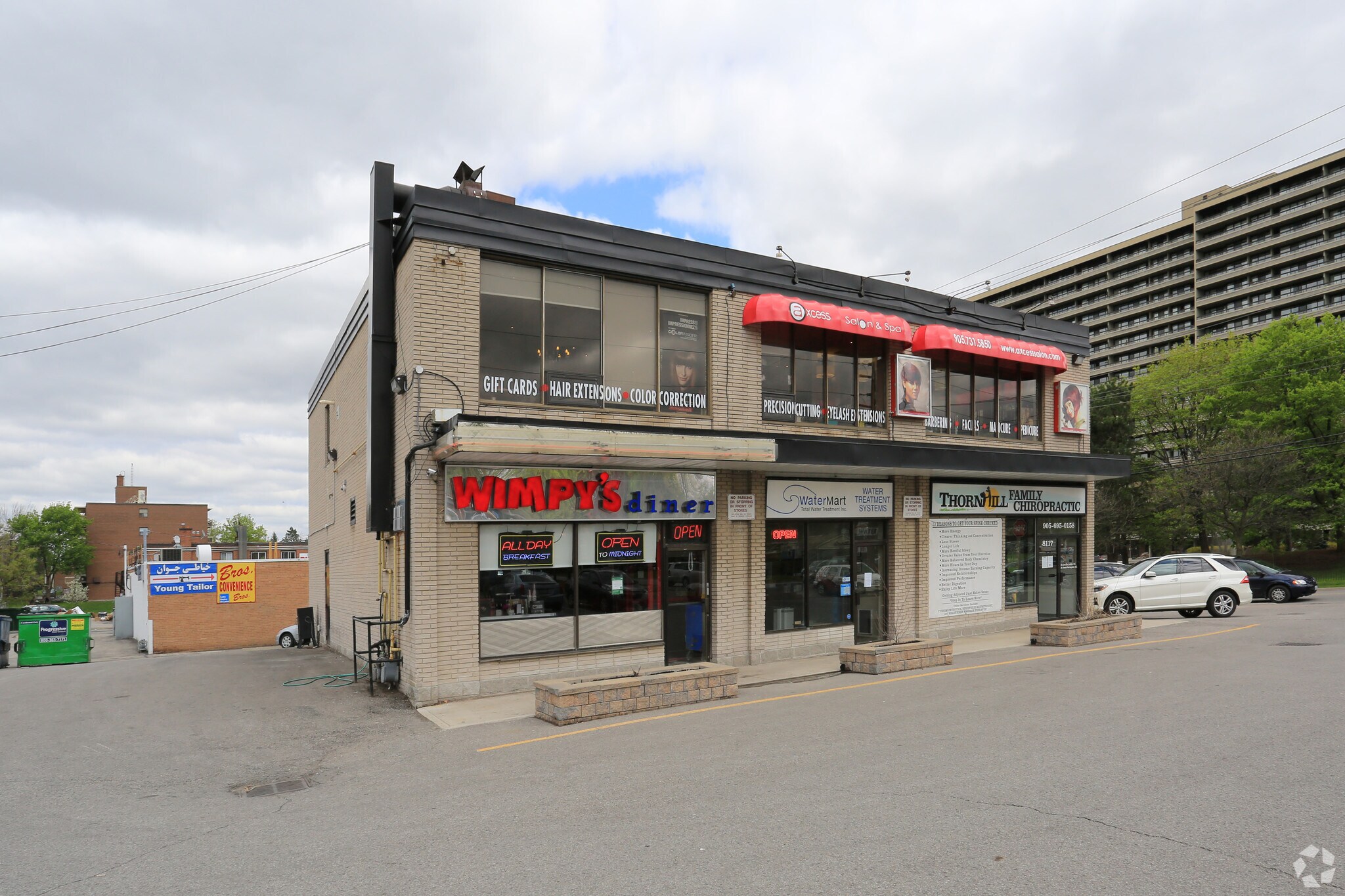 8117-8123 Yonge St, Markham, ON à vendre Photo principale- Image 1 de 1