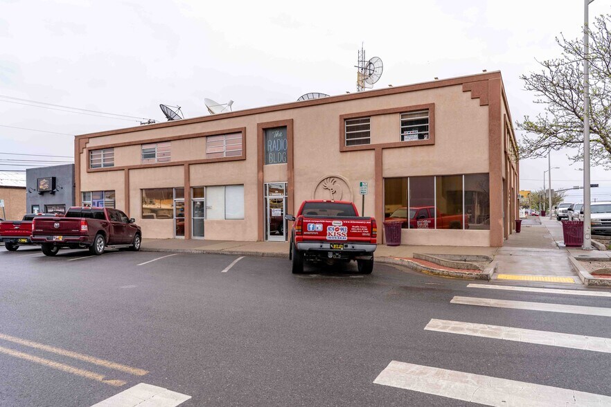 120 S Commercial Ave, Farmington, NM à vendre - Photo du bâtiment - Image 1 de 34