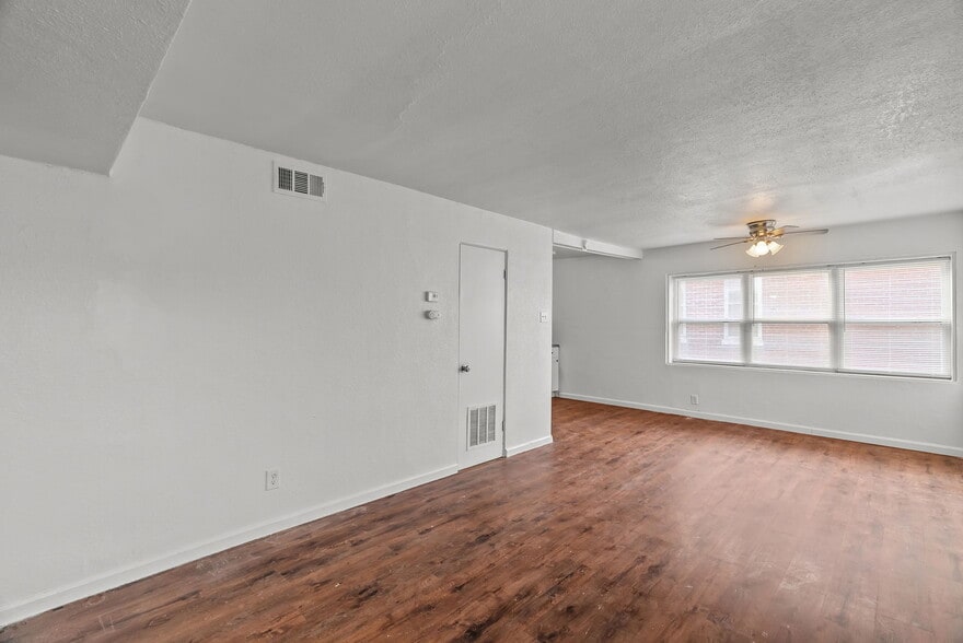 3752 Chippewa St, Saint Louis, MO à vendre - Photo du bâtiment - Image 2 de 12