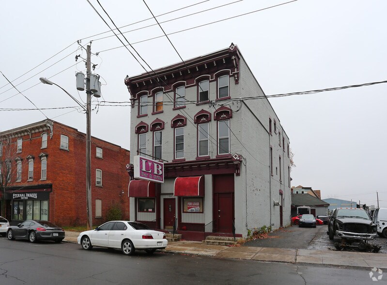 728 Columbia St, Utica, NY à louer - Photo principale - Image 2 de 5