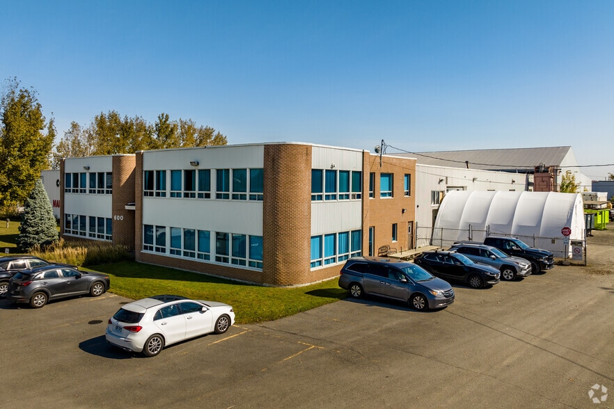 600 Rue Sicard, Mascouche, QC for sale - Primary Photo - Image 1 of 5