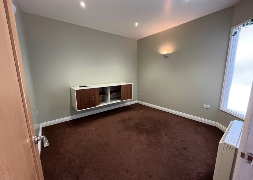 2-12 Bank St, Melksham à louer - Photo du bâtiment - Image 2 de 3