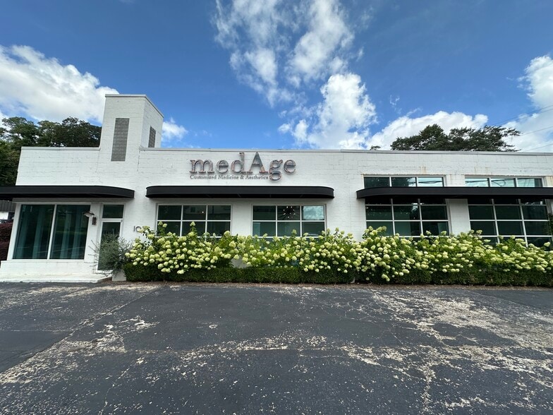 103 Wade Hampton Blvd, Greenville, SC for lease - Primary Photo - Image 1 of 15