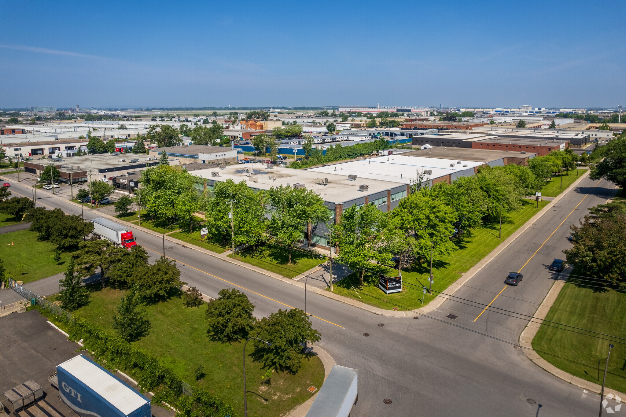 5000 St Fairway, Montréal, QC for lease Aerial- Image 1 of 7