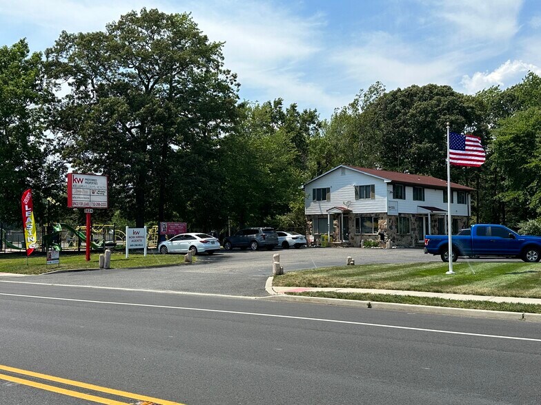 824 Radio Rd, Tuckerton, NJ à louer - Photo du bâtiment - Image 1 de 6