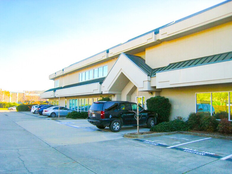 65 Mitchell Blvd, San Rafael, CA à louer - Photo du bâtiment - Image 2 de 11