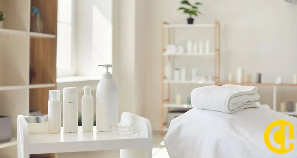 Retail in Caluire-et-Cuire for lease Interior Photo- Image 1 of 6