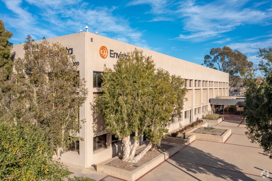 200 S Kraemer Blvd, Brea, CA à vendre - Photo principale - Image 1 de 6