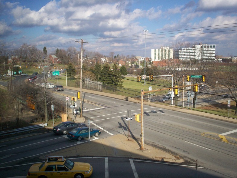 950 Greentree Rd, Pittsburgh, PA à louer - Autre - Image 2 de 7