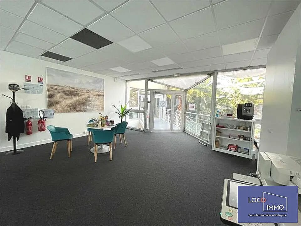 Bureau dans Bordeaux à vendre Hall d’entrée- Image 1 de 11