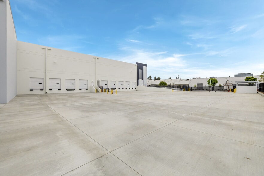 11311 Western Ave, Garden Grove, CA for sale - Building Photo - Image 3 of 11