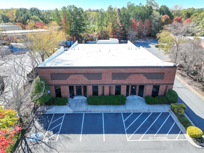 5070 Old Ellis Pt, Roswell, GA à vendre - Photo du bâtiment - Image 1 de 9