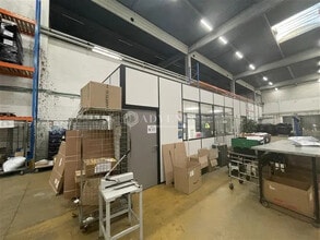 Flex in Le Blanc-Mesnil for lease Building Photo- Image 2 of 3