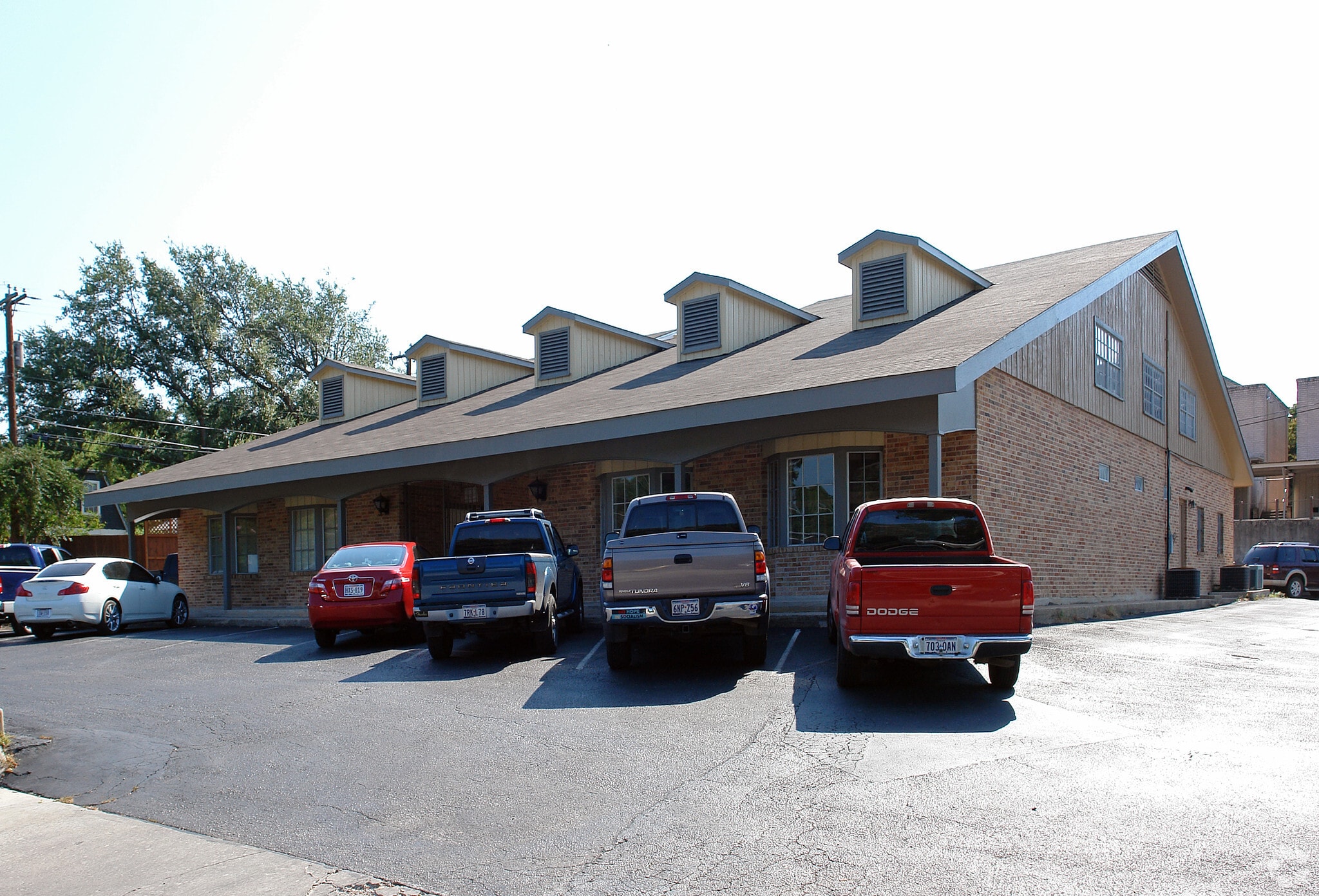 6714 N New Braunfels Ave, San Antonio, TX à louer Photo du bâtiment- Image 1 de 6
