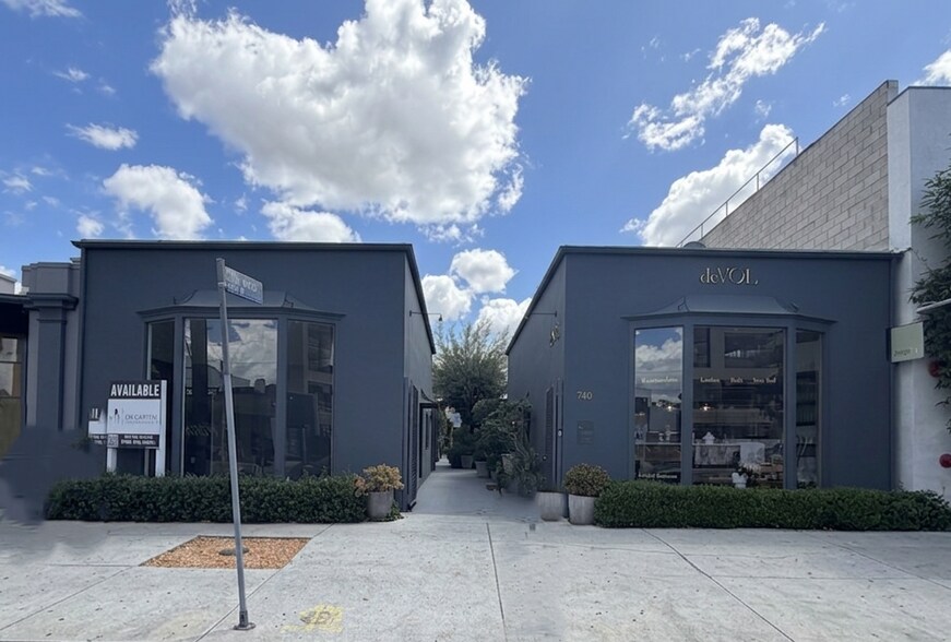 744 N La Cienega Blvd, Los Angeles, CA à louer - Photo du bâtiment - Image 3 de 10