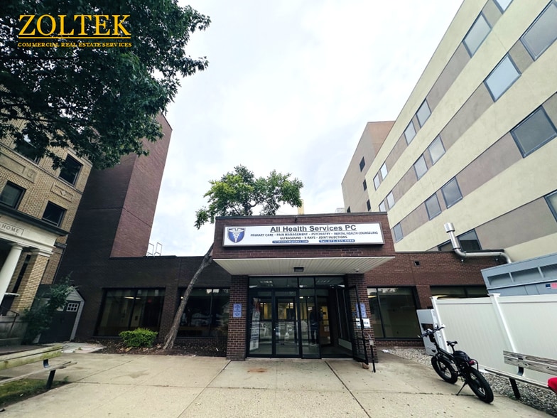 680 Broadway, Paterson, NJ à vendre - Photo du bâtiment - Image 2 de 11