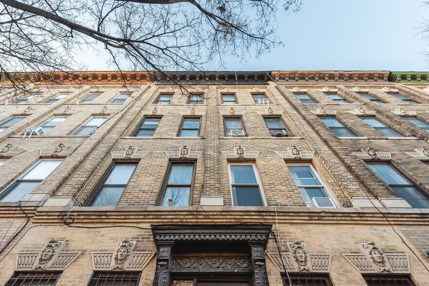 311 Troutman St, Brooklyn, NY à vendre - Photo du bâtiment - Image 3 de 9