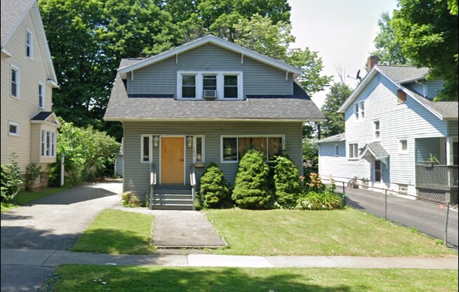 Single Family Homes Sale - Rochester, NY portefeuille de 11 propriétés à vendre sur LoopNet.ca - Photo du bâtiment - Image 2 de 13