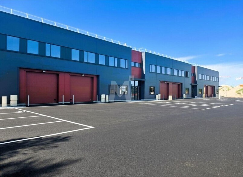 Flex dans Brétigny-sur-Orge à louer - Photo du bâtiment - Image 2 de 10