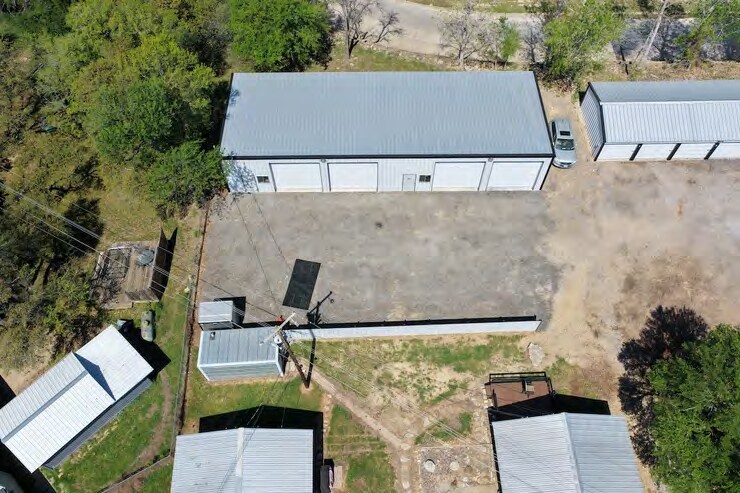 Herring Drive Multi-Asset Property portefeuille de 3 propriétés à vendre sur LoopNet.ca - Photo du bâtiment - Image 3 de 7