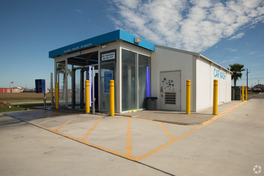 2043 Rodd Field Rd, Corpus Christi, TX for sale - Building Photo - Image 3 of 6