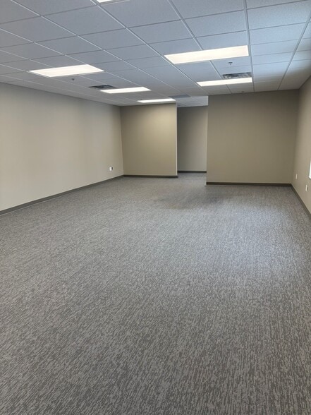 3320 Terminal Dr, Eagan, MN for lease - Building Photo - Image 2 of 7