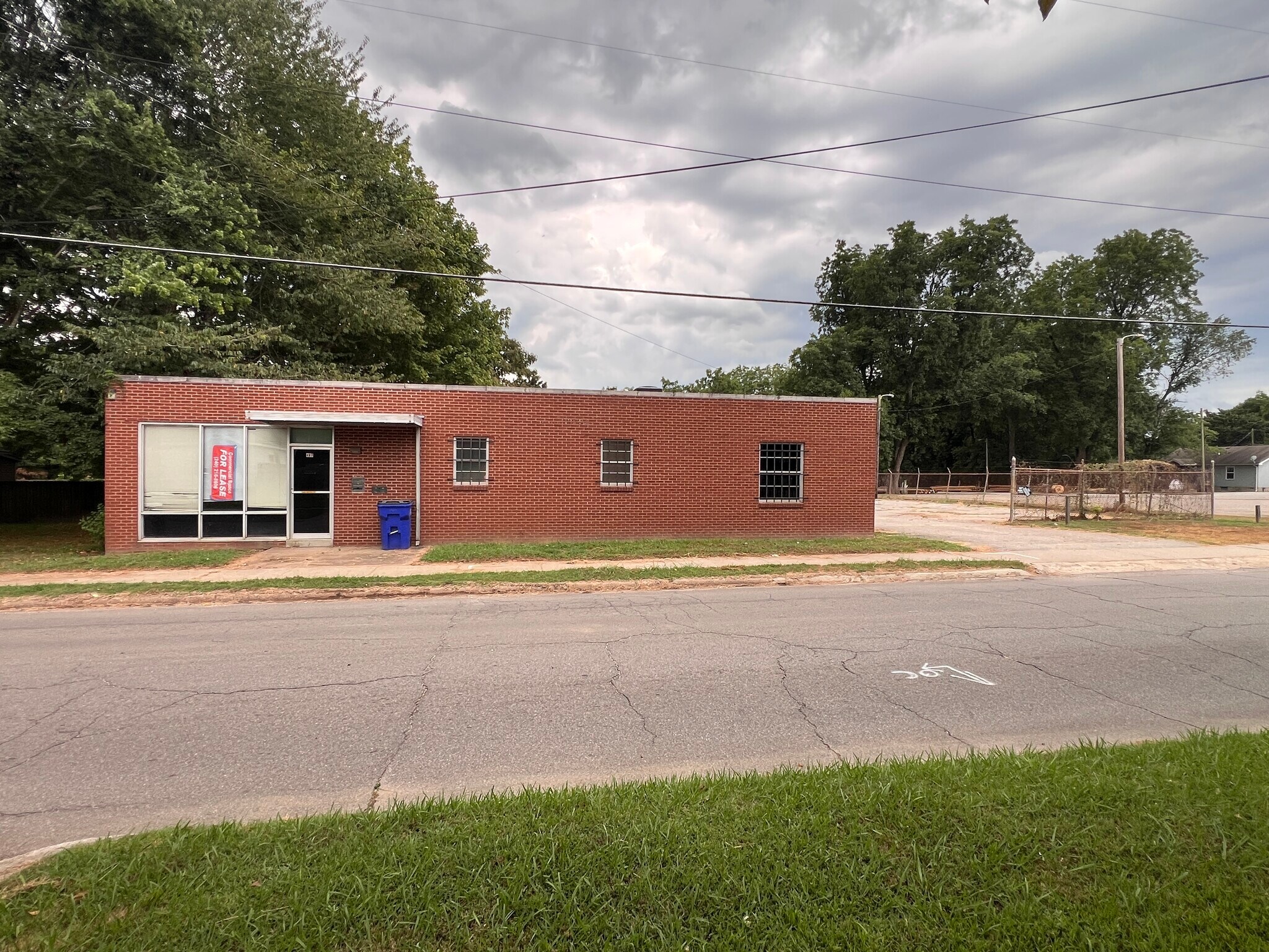 211 W Walnut Ave, McKenzie, TN for sale Building Photo- Image 1 of 27