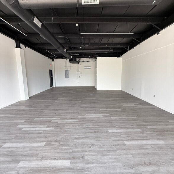 6820 N Main St, Columbia, SC à louer - Photo du bâtiment - Image 3 de 7