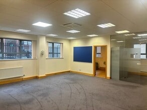 65-67 Chichester St, Belfast for lease Building Photo- Image 2 of 4