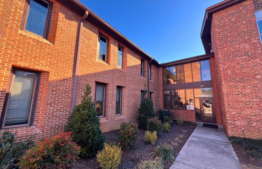 4493 Bonsack Rd, Roanoke, VA for lease - Building Photo - Image 2 of 22